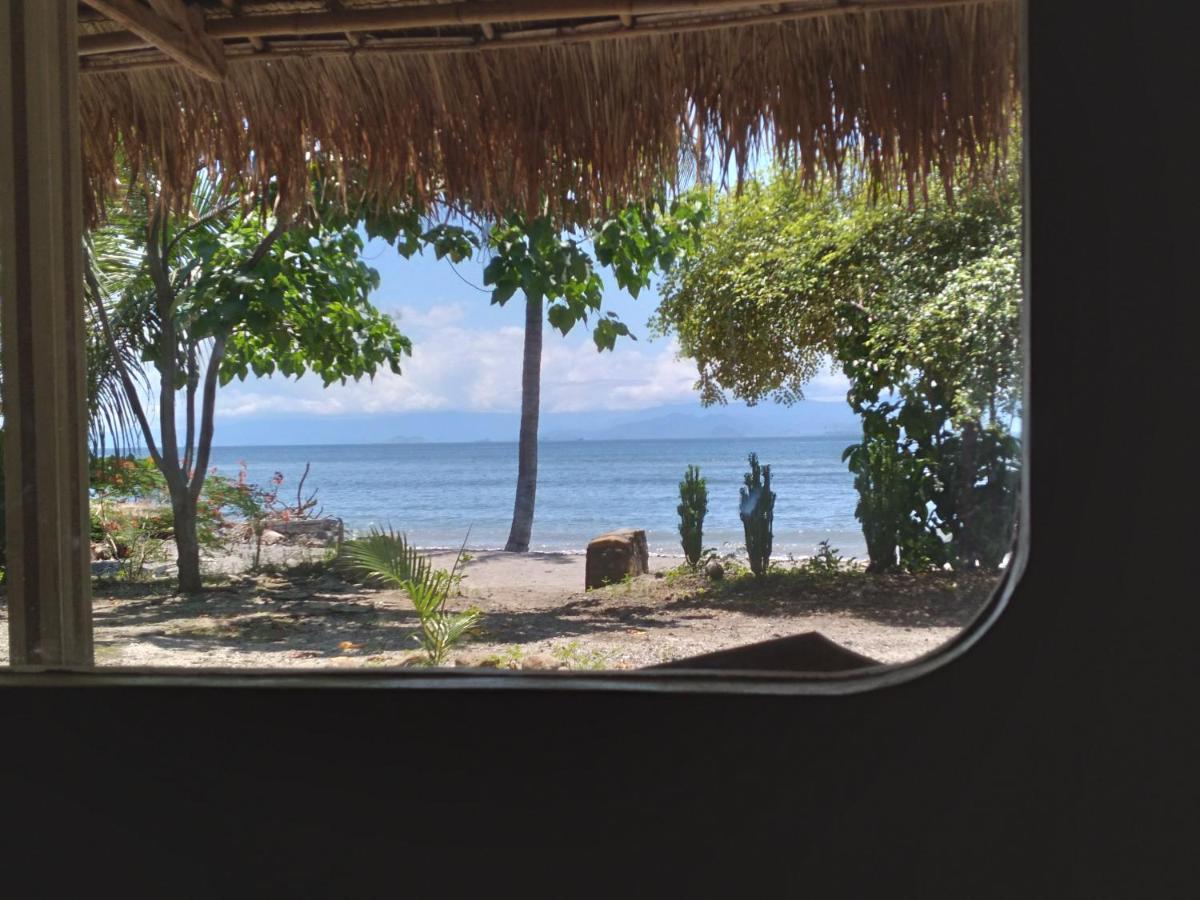 East Lombok Dive Hotel - 3 Private Rooms On The Beach Labuhan Pandan Экстерьер фото