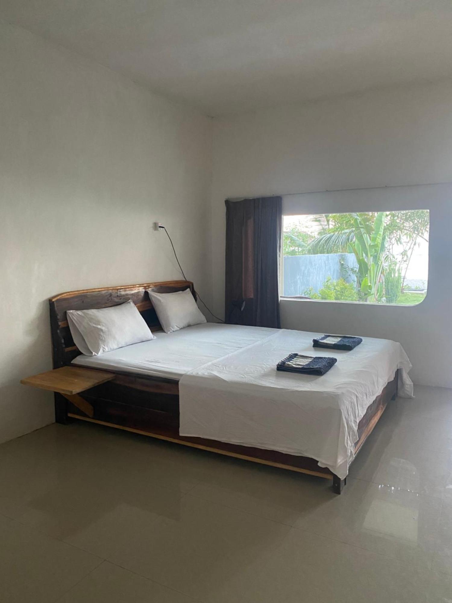 East Lombok Dive Hotel - 3 Private Rooms On The Beach Labuhan Pandan Экстерьер фото