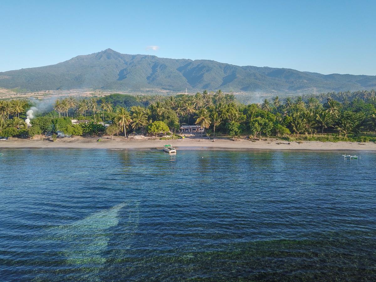 East Lombok Dive Hotel - 3 Private Rooms On The Beach Labuhan Pandan Экстерьер фото