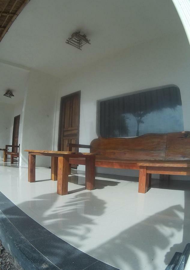 East Lombok Dive Hotel - 3 Private Rooms On The Beach Labuhan Pandan Экстерьер фото